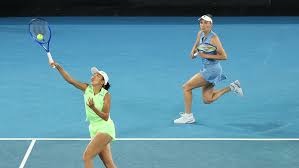 梅西决赛2助攻！率队3-1首次夺冠，一夜又创纪录：生涯47次捧杯